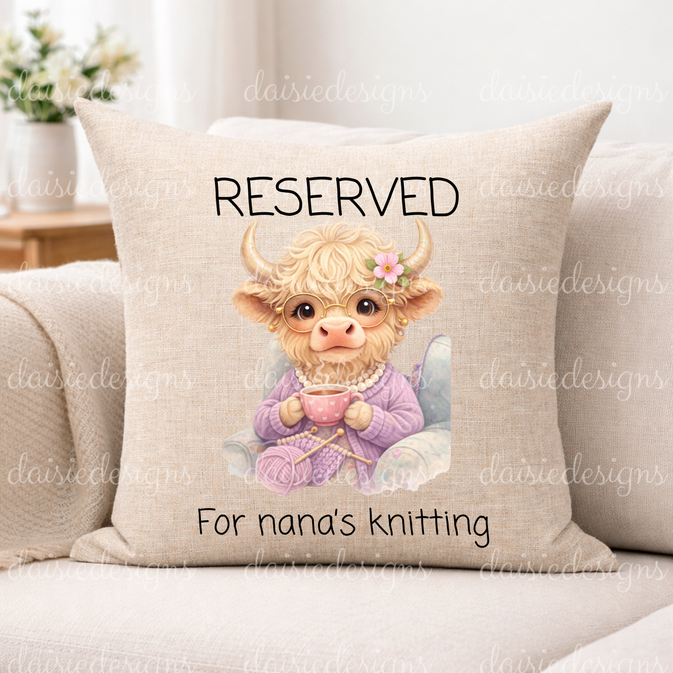 Highland cow cushion - knitting style